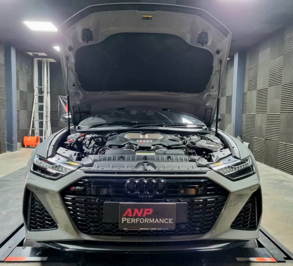Audi RS6 ในห้องจูน
