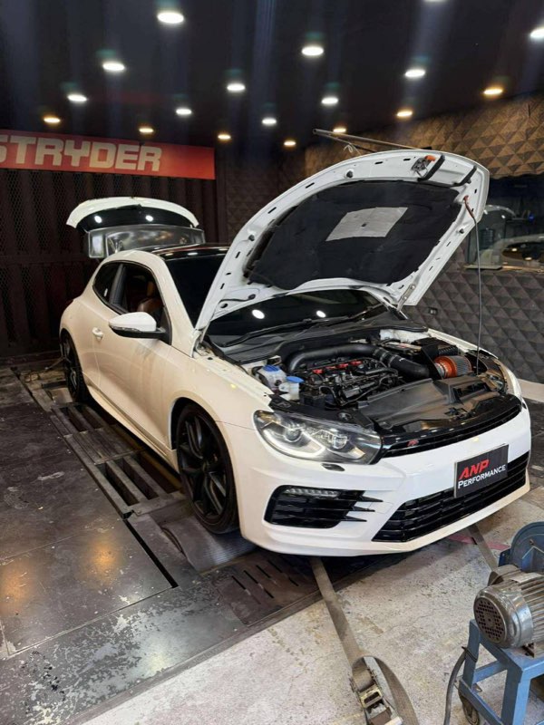 VW Scirocco R บนไดโน่
