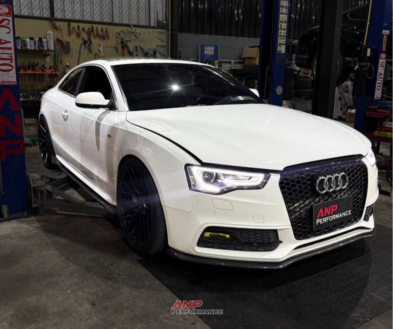 Audi A5 สีขาว ชุดแต่งรอบคัน